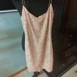 White Fox Boutique Made you look in Rose gold NWT Sz XS A399